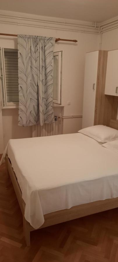 Apartmani "Alenka" Primošten Екстериор снимка
