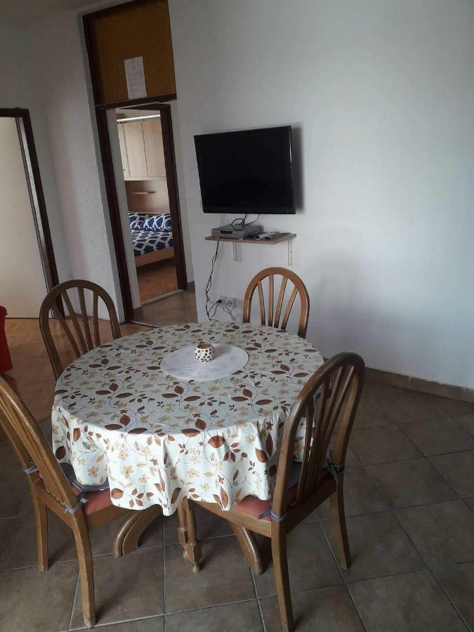 Apartmani "Alenka" Primošten Екстериор снимка